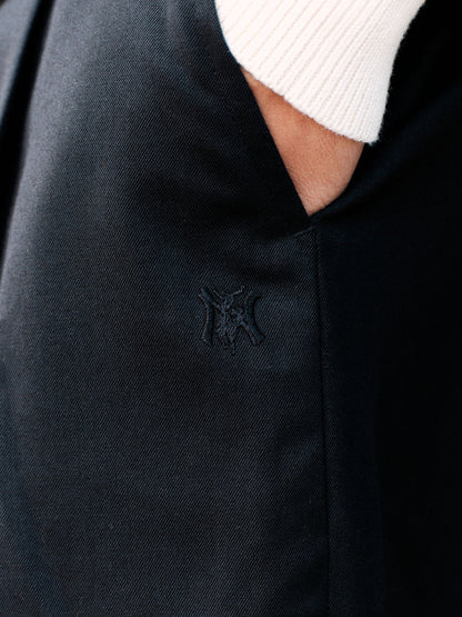 PLEATED SHORTS BLACK