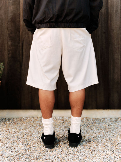 PLEATED SHORTS CREAM
