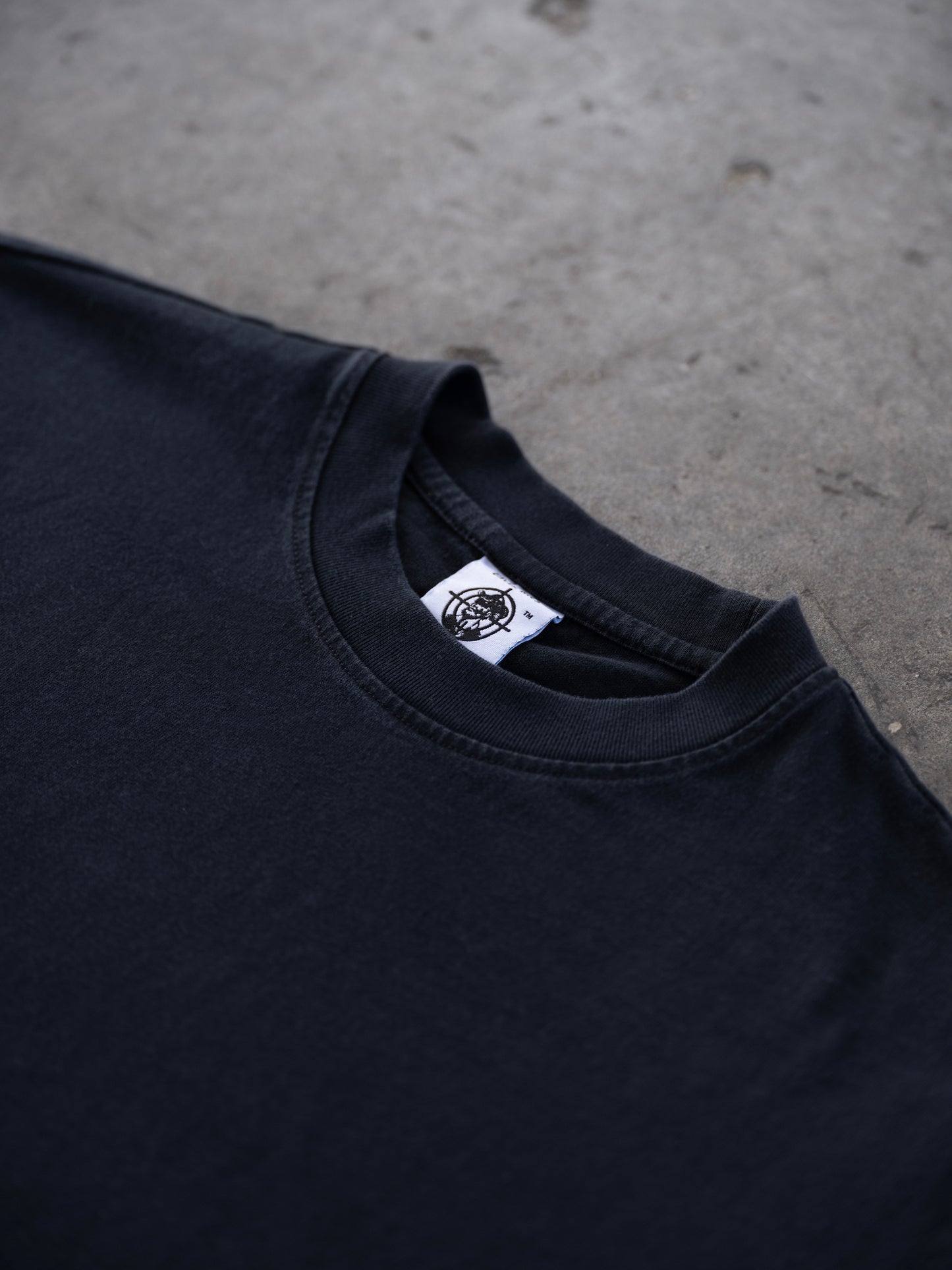 VINTAGE BLACK